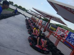 新的车，比之前那种感觉扎实有木有-珠海国际赛车场-卡丁车场