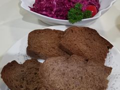 全麦黑面包-老井俄式餐厅