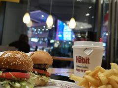 -The Habit Burger Grill 哈比特汉堡(爱琴海店)