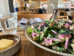 手撕鸡肉沙拉配小银鱼酱汁-BOR Eatery(安福路店)