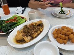 -肥仔文澳门猪骨煲(南京西路店)
