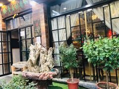 门面-愉肴麻辣香锅(中山路店)