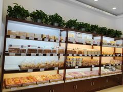 -红宝石·鲜奶小方·海派西点房(南翔店)