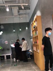 -时尚殿堂明星门店