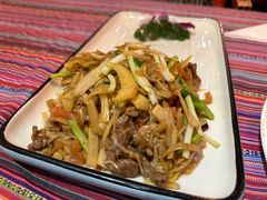 -香巴拉云南餐厅(华莱坞店)