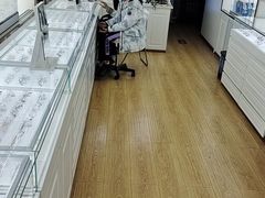 -翰佐蔡司小乐圆·依视路星趣控·暴龙眼镜折扣店