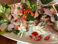 -Chom Cafe and Restaurant