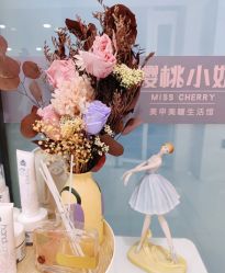 -花系美·美甲美睫精品店
