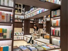 -钟书阁(群光广场店)