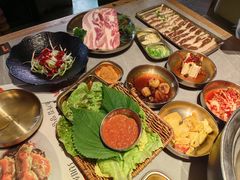 -草家酱蟹炭火烤肉店(珲春南路一店)