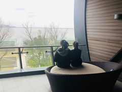 -上海滴水湖皇冠假日酒店