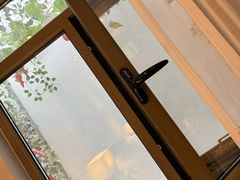 -潮漫酒店(北京通州环球度假区临河里地铁站店)