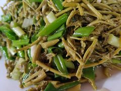 -明月食府(二区干二路店)