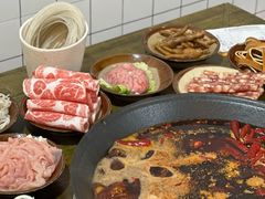 -黄潇洒老火锅(九眼桥宏济巷店)