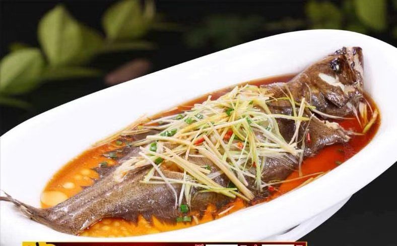 十里轩鲜嫩滑润的豉汁蒸鲽鱼就完成了,你可