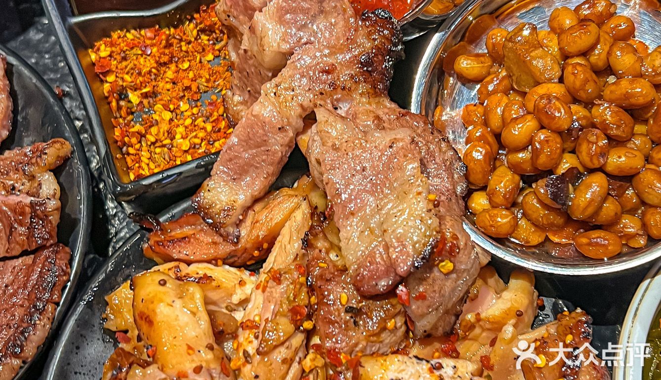 朋友带我吃的烤肉，做梦都在吧唧嘴[流泪]好香好香！