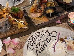 -Mark&Mars Restaurant