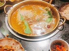 -顶顶汤火牛排火锅·经典铜锅涮肉