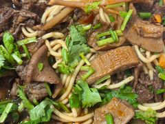 -鹤江桥·红油牛肉粉(SKP店)