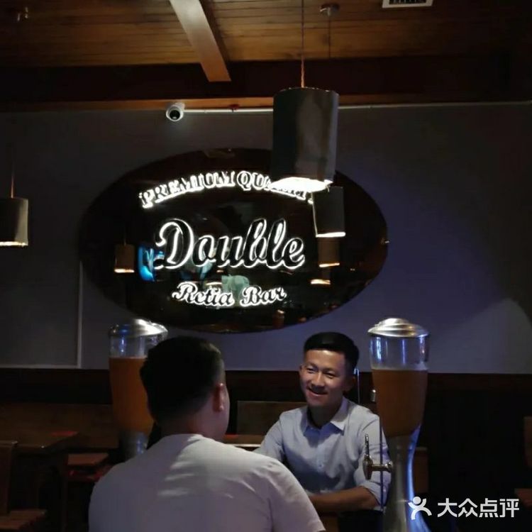 太平路上可通宵畅饮可乐桶的酒吧来咯！