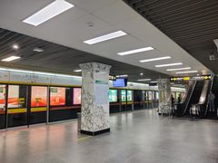 -烈士陵园(地铁站)