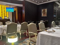 -龙虾酒吧扒房(宁波香格里拉店)