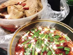 -梁老三麻辣鸡头总店