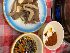 -金鼎雪山牦牛杂火锅(理县总店)