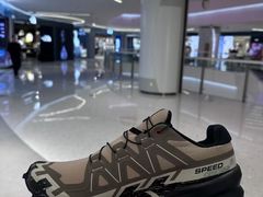 -SALOMON萨洛蒙(青岛海信店)