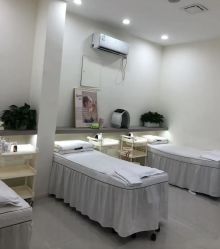 -苗方清颜专业祛痘·皮肤管理