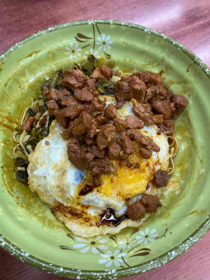 虎林面馆-"很正宗的一家本帮面馆,每次泡好澡都会来这.