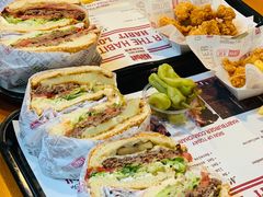 -The Habit Burger Grill 哈比特汉堡(复兴soho店)