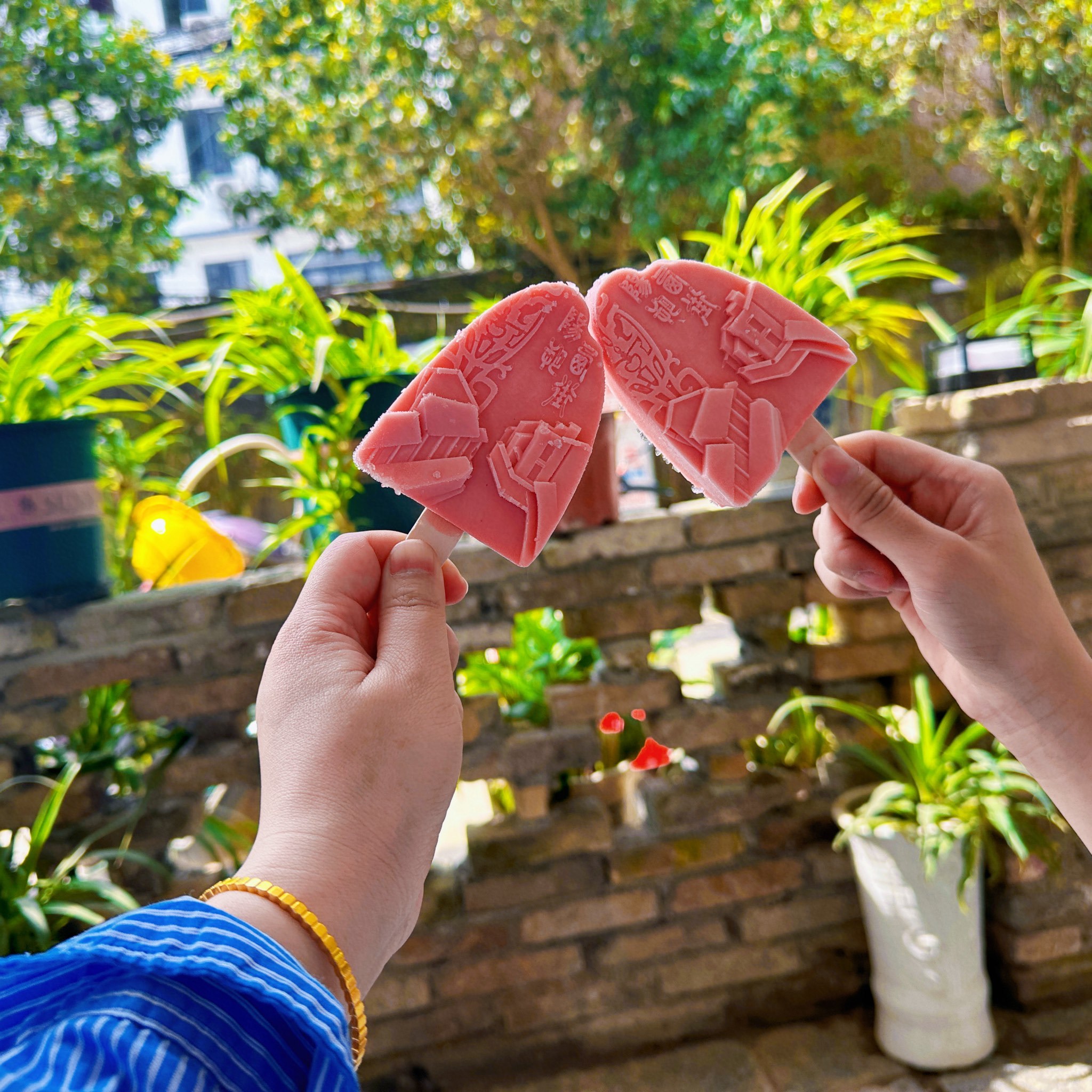 一叶扁舟,闲看山水美