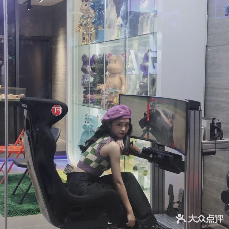 一整面bearbrick！深圳超好逛的积木熊🐻买手店