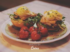 藜麦豆腐野蘑菇班尼迪克蛋-The Rug Cafe(王府中环店)