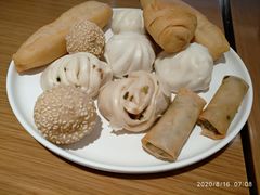 -全季酒店(上海青浦吾悦广场淀山湖大道店)