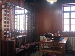 大堂-果松木炭酸菜铜火锅·外婆参鸡汤