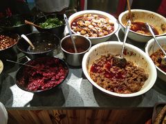 -爆炸头阿姨小四川正宗川味小吃(无任何分店)