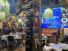 -临界音乐酒馆·小龙虾·江湖菜(华熙LIVE·鱼洞店)