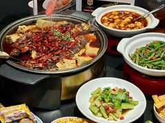 -辣尚瘾·烤鱼·新川菜(牡丹园直营店)