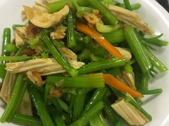 芹菜拌腐竹-宏源鑫海鲜餐厅·海景婚宴厅(石老人店)
