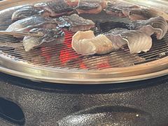 -围炉肉舍•炭烤活鳗•丹东海鲜烤肉(步行街店)