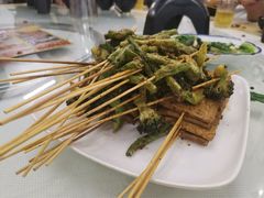 -刘姐啤酒鱼民族演艺餐厅(西街总店)