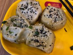 -小杨生煎(金山百联购物中心3楼店)