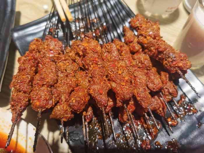 焦亮烧烤(三原店)-"烤肉外焦内嫩,分量也不少,味道挺不错的.