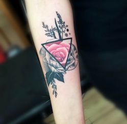 -Black Tattoo Studio