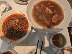 -江城小馆陕南妈妈菜·全球旅行餐厅(钟楼店)