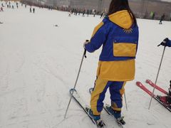 -采薇庄园四季滑雪场