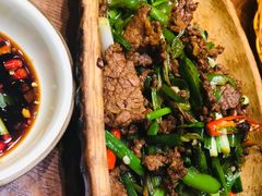 小炒黄牛肉-老滇山寨•云南特色菜•地方菜•民族风情歌舞表演(金碧店)