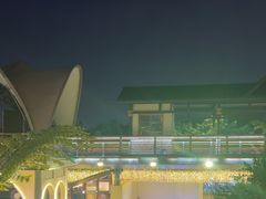 -茅草房·河畔园林火锅